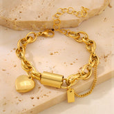 Collar de titanio con colgante en forma de corazón, elegante y versátil, de la marca JewerlyDreams.
