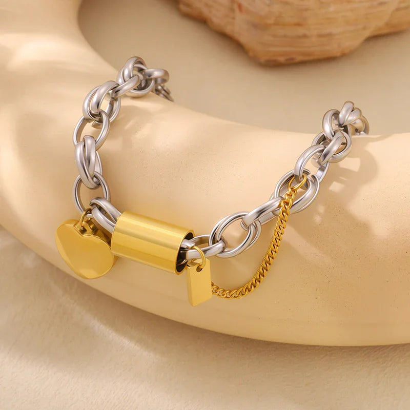 Collar de joyería de ensueño de titanio con colgante en forma de corazón, elegante y versátil para mujer